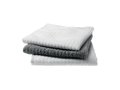 Set of 3 towels in basket 1