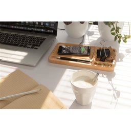 Bamboe desk organizer met 5W draadloze oplader -sfeerbeeld