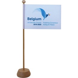 Tafelvlag Satijn 10 x 15 cm met houten standaard